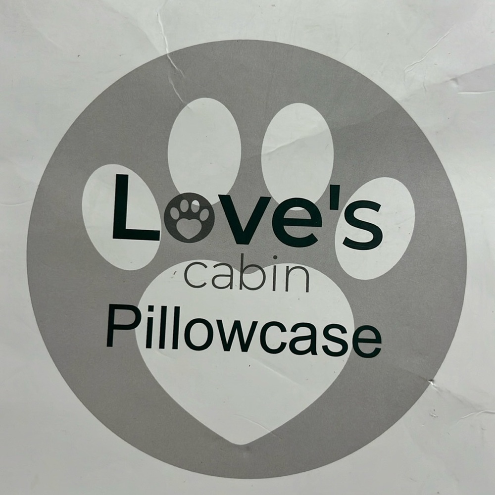 💜3/$25 Love’s Cabin body length pillowcase-NEW
